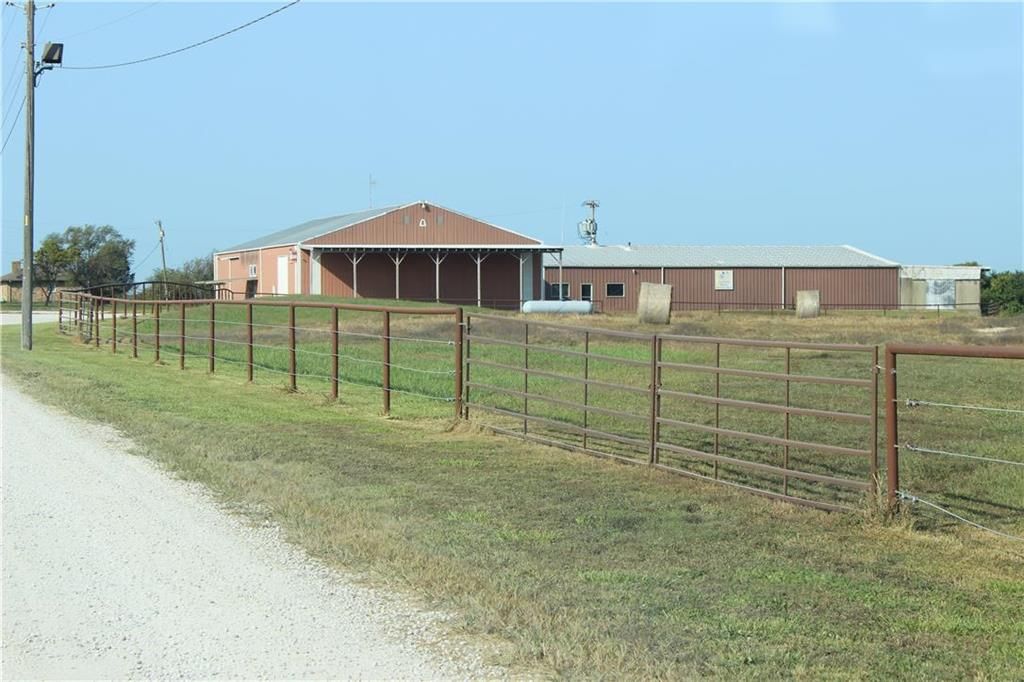 36450 Frontage Road, Edgerton, KS 66021