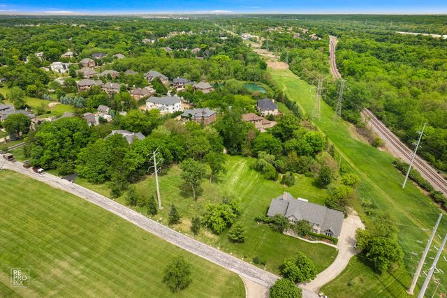 10s641 S Garfield Avenue, Burr Ridge, IL 60527
