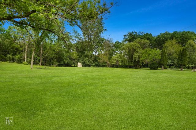10s641 S Garfield Avenue, Burr Ridge, IL 60527