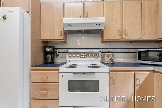 9292 Lakeshore Avenue, West Olive, MI 49460