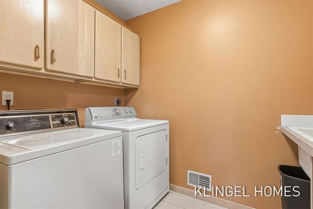 9292 Lakeshore Avenue, West Olive, MI 49460