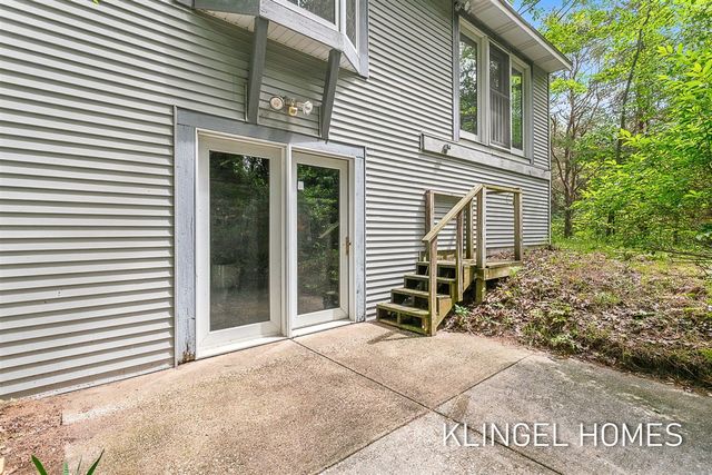 9292 Lakeshore Avenue, West Olive, MI 49460