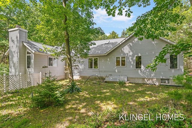 9292 Lakeshore Avenue, West Olive, MI 49460