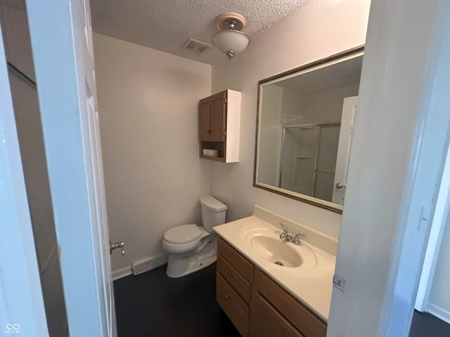 5105 S Breezewood Drive, Muncie, IN 47302