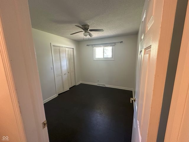 5105 S Breezewood Drive, Muncie, IN 47302