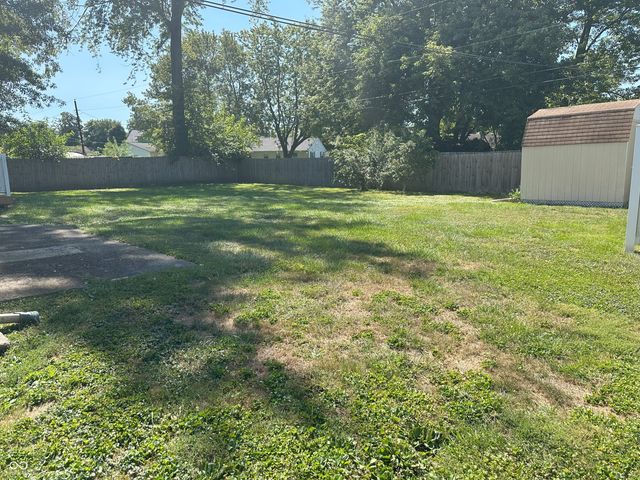 5105 S Breezewood Drive, Muncie, IN 47302