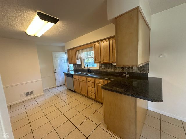 5105 S Breezewood Drive, Muncie, IN 47302