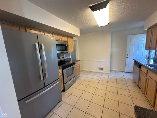 5105 S Breezewood Drive, Muncie, IN 47302