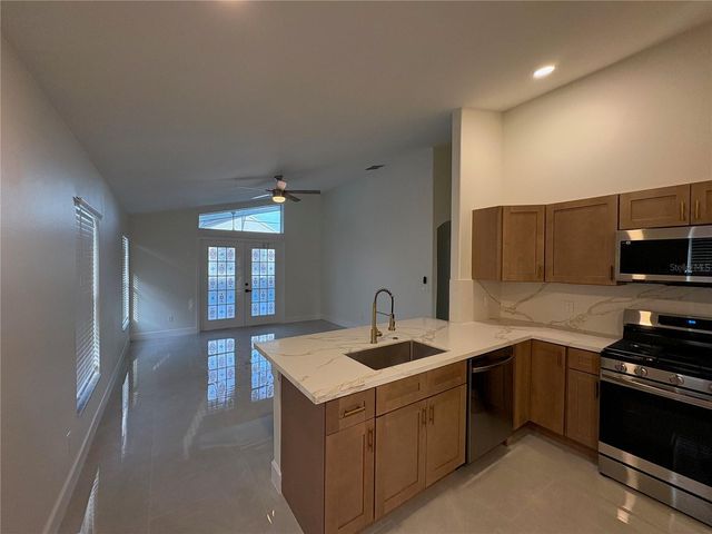 11215 CRYSTAL GLEN BOULEVARD, Orlando, FL 32837