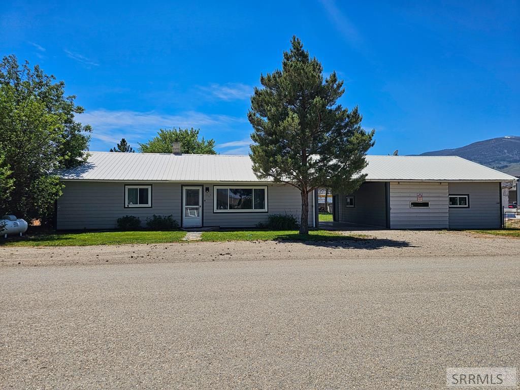 Image 1 of property listing at 1605 Mary St # N, Salmon, ID 83467