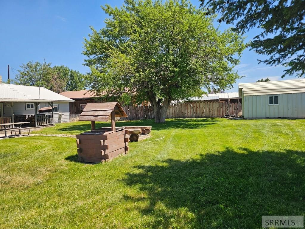 Image 27 of property listing at 1605 Mary St # N, Salmon, ID 83467