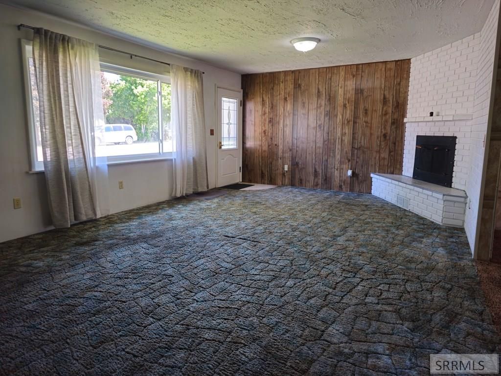 Image 6 of property listing at 1605 Mary St # N, Salmon, ID 83467