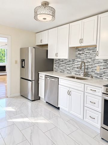 66 Bryon Rd 5, Boston, MA 02467