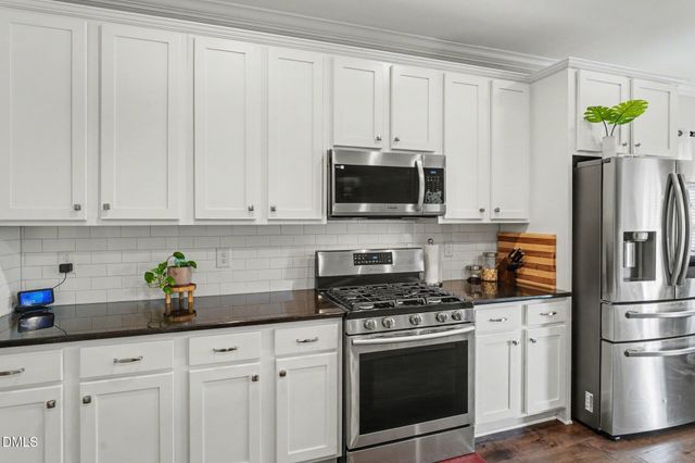 2120 Temple Hills Way, Fuquay Varina, NC 27526