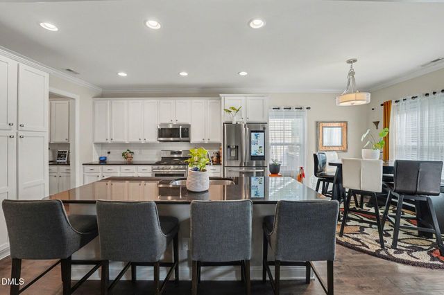 2120 Temple Hills Way, Fuquay Varina, NC 27526