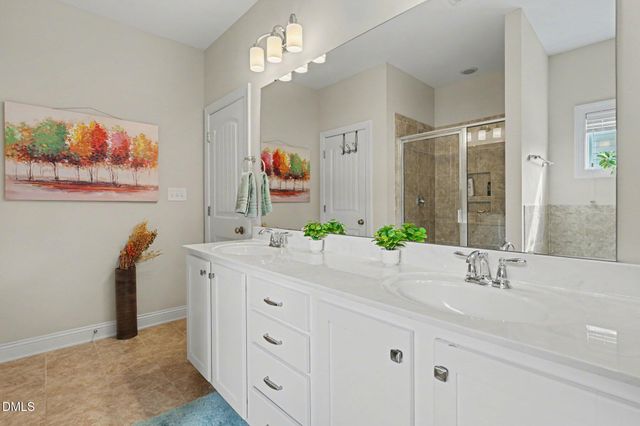 2120 Temple Hills Way, Fuquay Varina, NC 27526