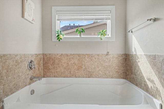 2120 Temple Hills Way, Fuquay Varina, NC 27526