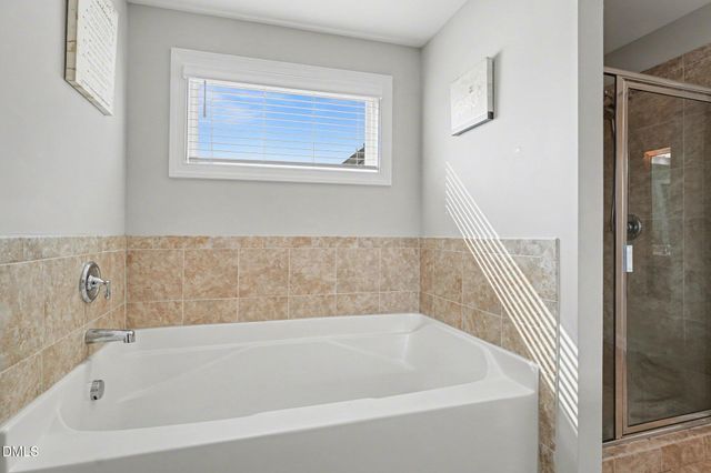 2120 Temple Hills Way, Fuquay Varina, NC 27526