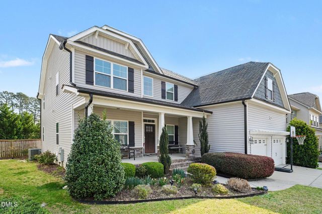 2120 Temple Hills Way, Fuquay Varina, NC 27526