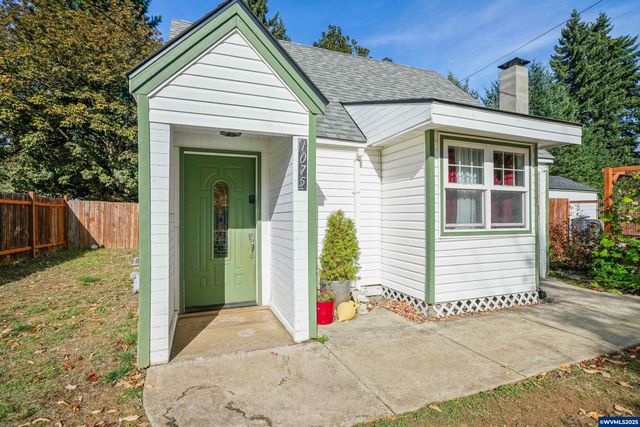 1075 Vista Av SE, Salem, OR 97302
