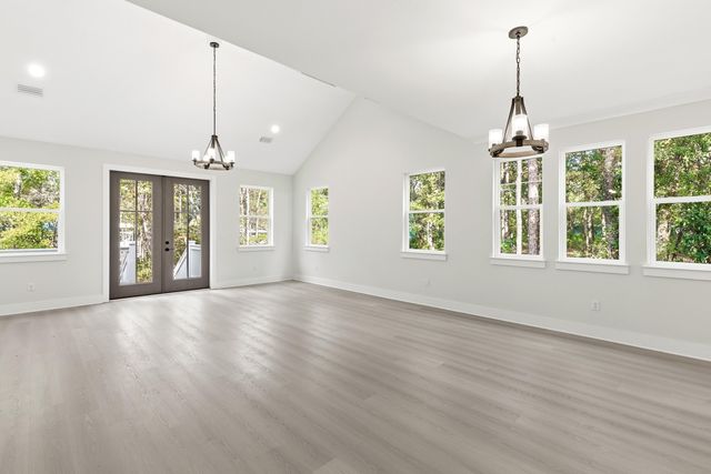 151 Redfish Point Drive, Freeport, FL 32439