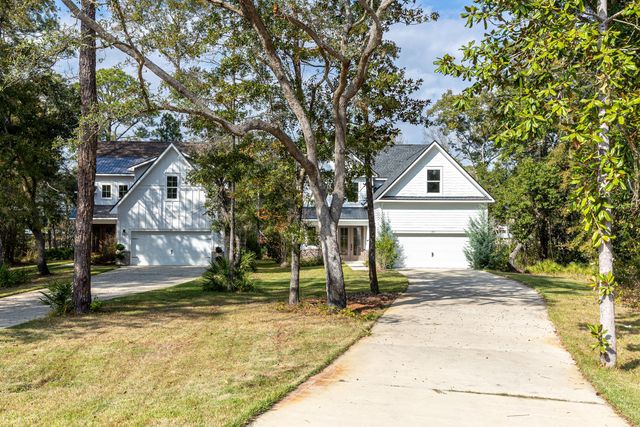 151 Redfish Point Drive, Freeport, FL 32439