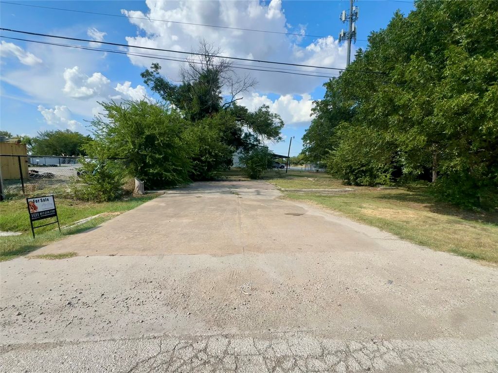 313 E 4th Street, Justin, TX 76247