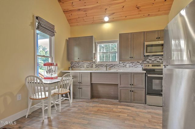 105 Grandview Circle, Elizabethton, TN 37643