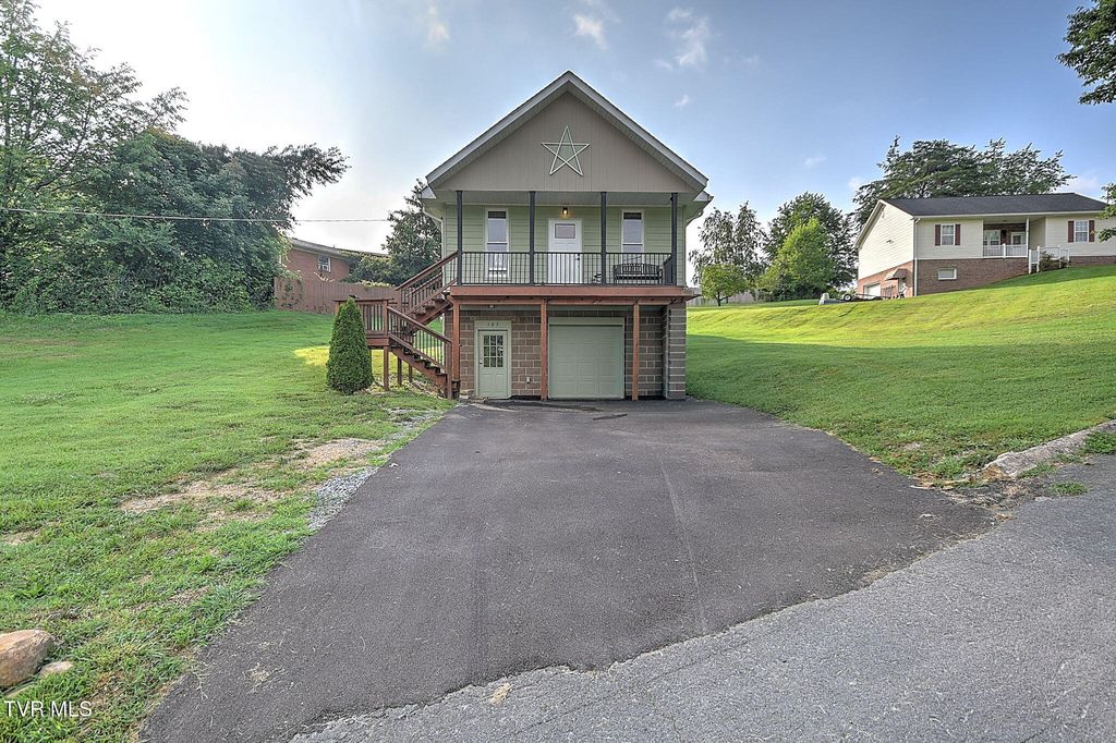 105 Grandview Circle, Elizabethton, TN 37643