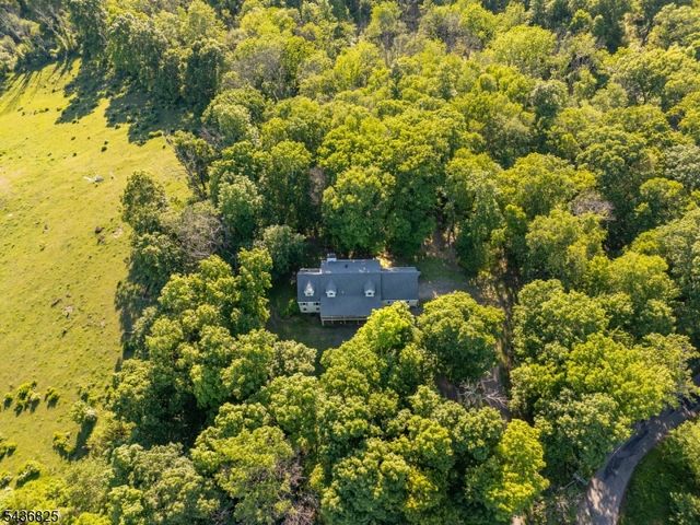 12 Sharrer Road, Lebanon Twp., NJ 08826