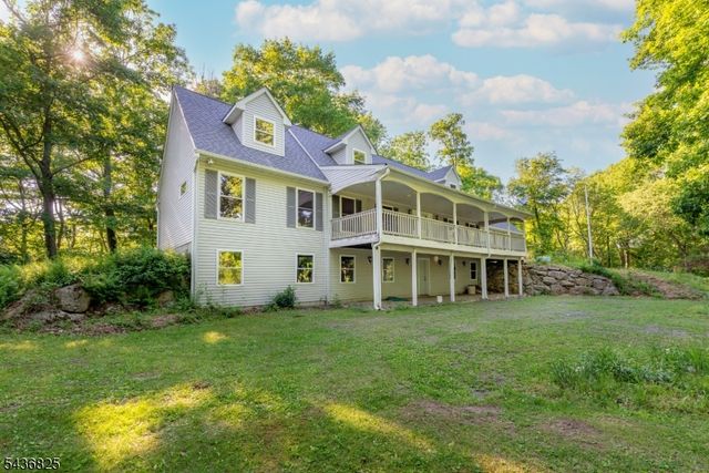 12 Sharrer Road, Lebanon Twp., NJ 08826