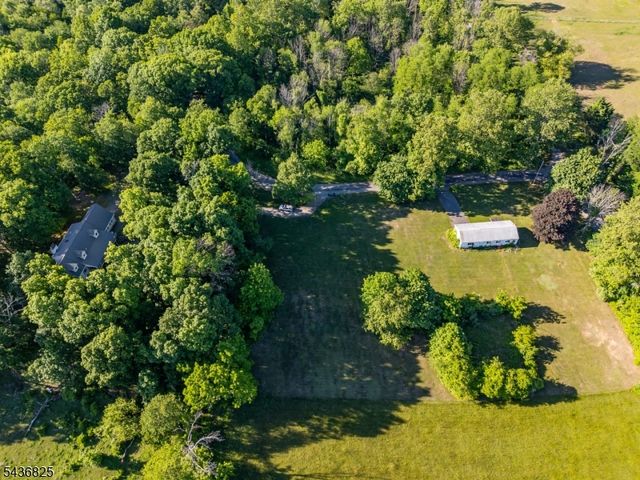 12 Sharrer Road, Lebanon Twp., NJ 08826