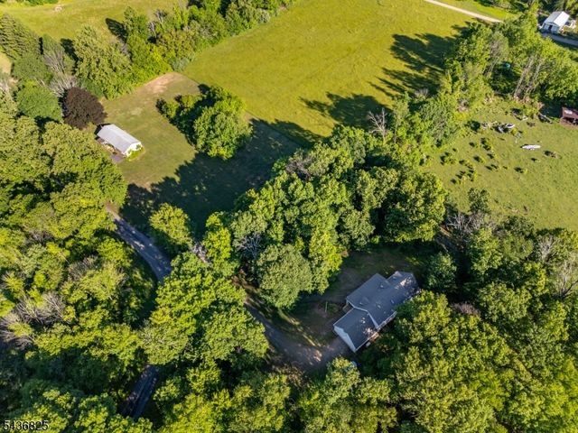 12 Sharrer Road, Lebanon Twp., NJ 08826