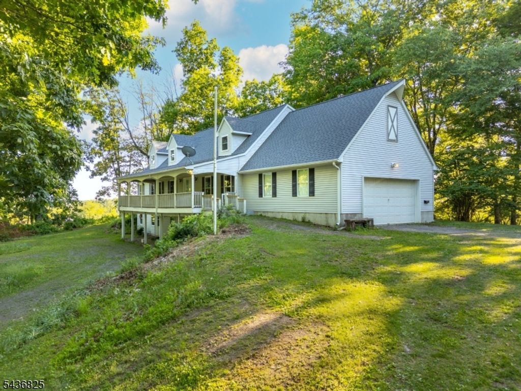 12 Sharrer Road, Lebanon Twp., NJ 08826