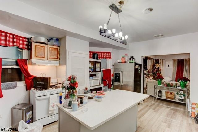 756 S 10Th St, Newark City, NJ 07108