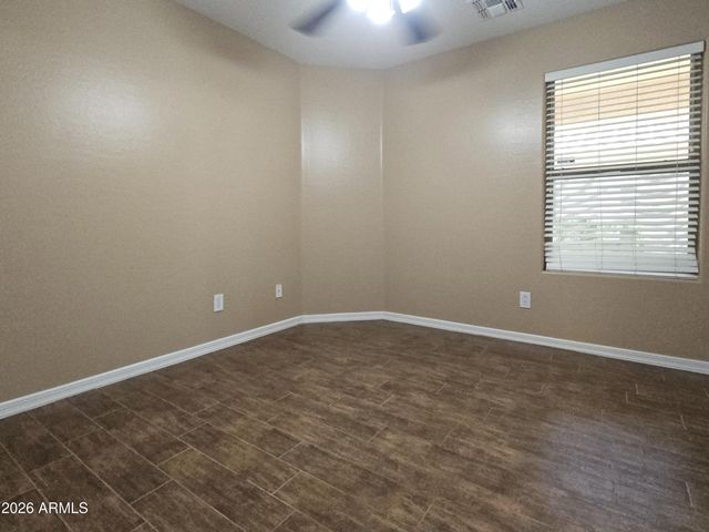 998 W Desert Sky Drive, San Tan Valley, AZ 85143