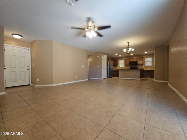998 W Desert Sky Drive, San Tan Valley, AZ 85143