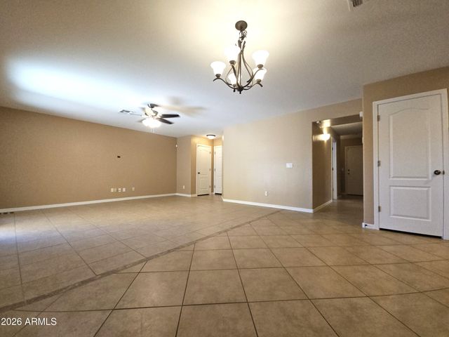 998 W Desert Sky Drive, San Tan Valley, AZ 85143