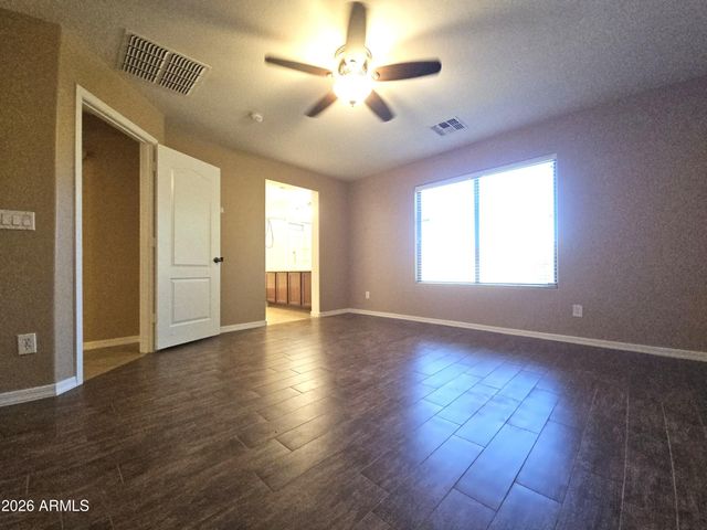 998 W Desert Sky Drive, San Tan Valley, AZ 85143
