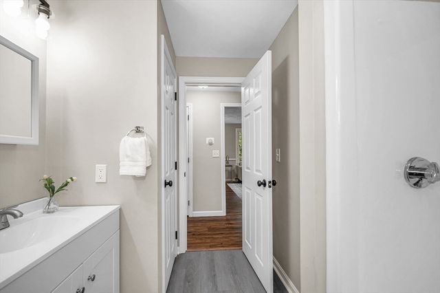250 Groton Rd, Westford, MA 01886