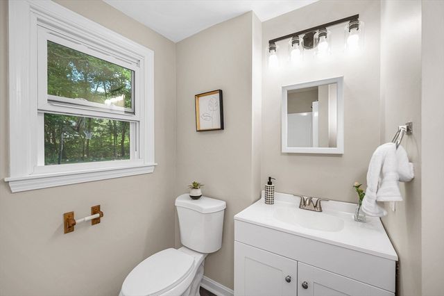 250 Groton Rd, Westford, MA 01886