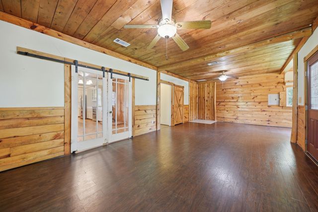 333 Walnut Street, New Ulm, TX 78950