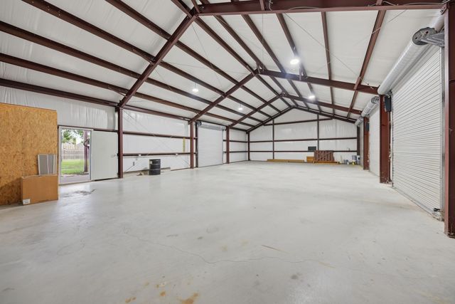 333 Walnut Street, New Ulm, TX 78950