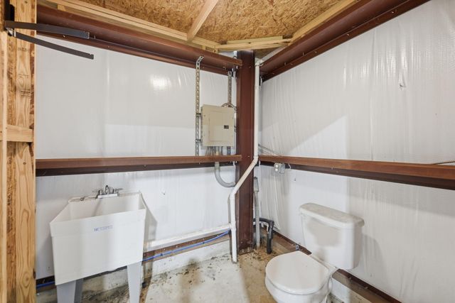 333 Walnut Street, New Ulm, TX 78950