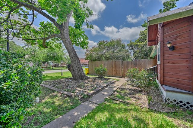 333 Walnut Street, New Ulm, TX 78950
