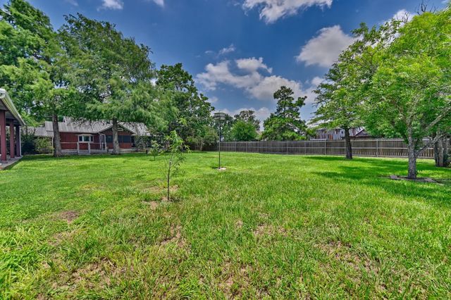 333 Walnut Street, New Ulm, TX 78950