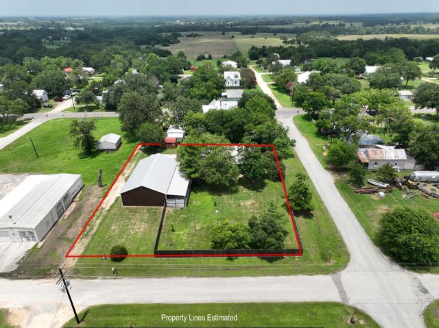 333 Walnut Street, New Ulm, TX 78950