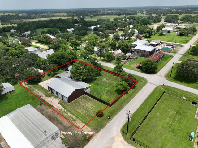 333 Walnut Street, New Ulm, TX 78950