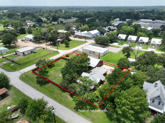 333 Walnut Street, New Ulm, TX 78950