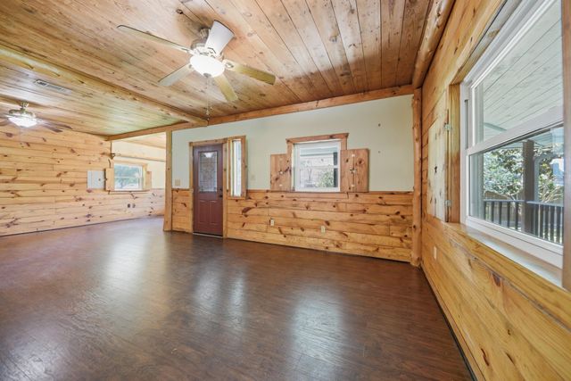 333 Walnut Street, New Ulm, TX 78950